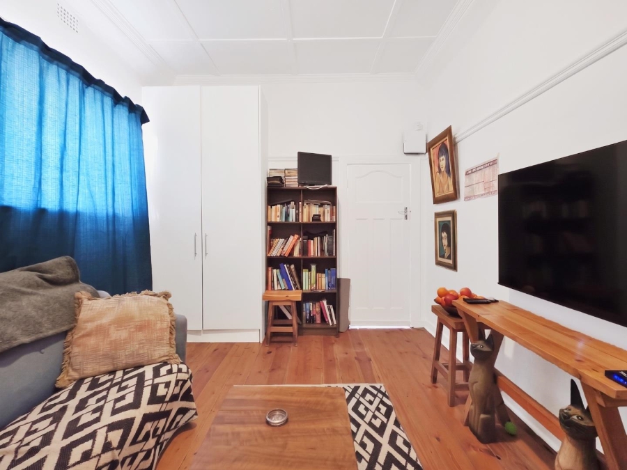 2 Bedroom Property for Sale in Sea Point Western Cape